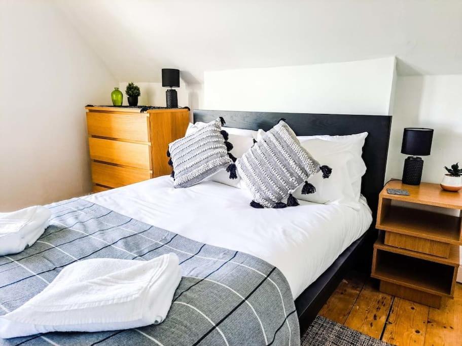 3 Bed Flat Near To Cardiff And Cardiff Bay Apartment ภายนอก รูปภาพ