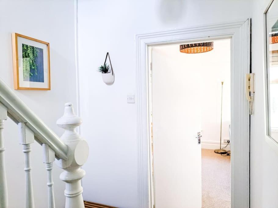 3 Bed Flat Near To Cardiff And Cardiff Bay Apartment ภายนอก รูปภาพ