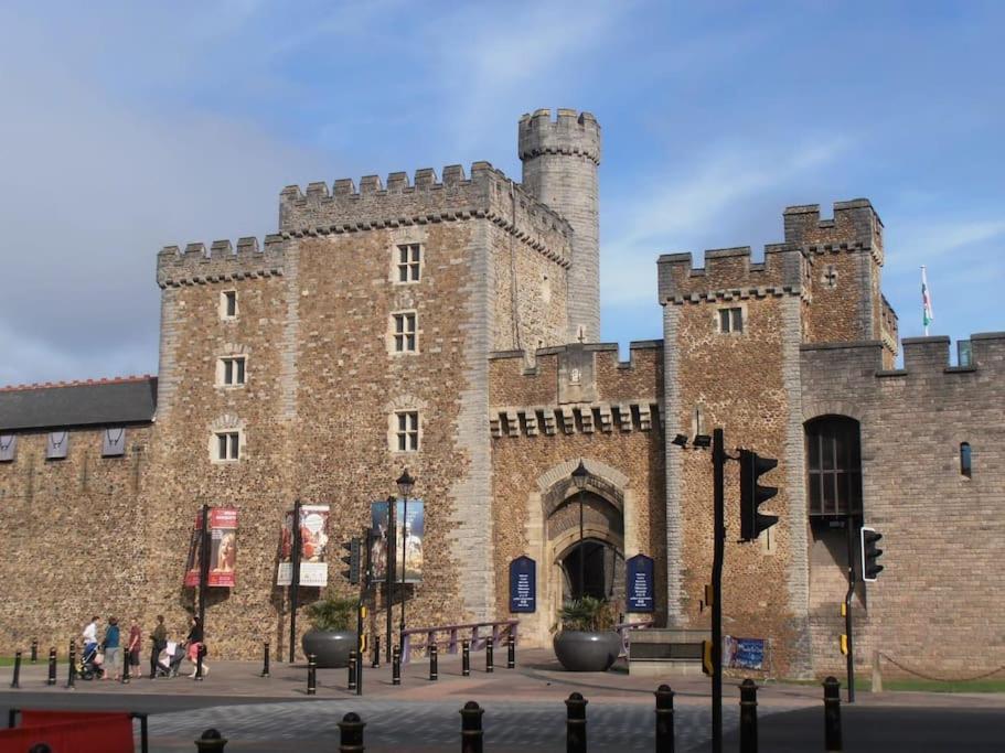 3 Bed Flat Near To Cardiff And Cardiff Bay Apartment ภายนอก รูปภาพ